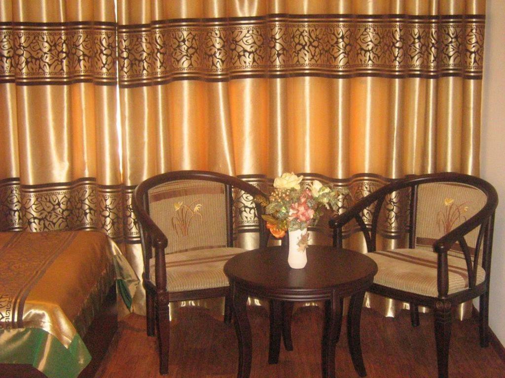 Kausar Hotel Almaty Room photo